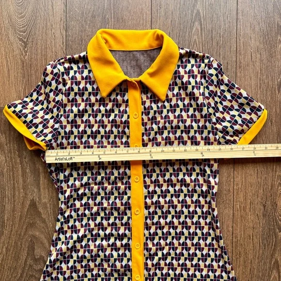 Funky Retro Collared Mini Dress - Picture 5 of 8